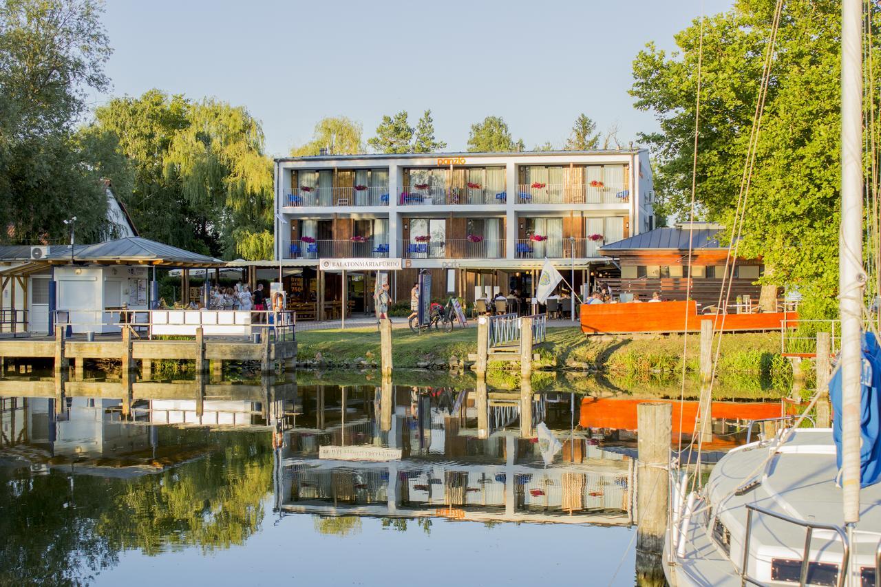 Bed and Breakfast Port Etterem&Panzio Балатонмаріафюрде Екстер'єр фото